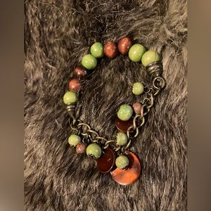 Wooden beads bracelet in green and brown from Dressbarn collection